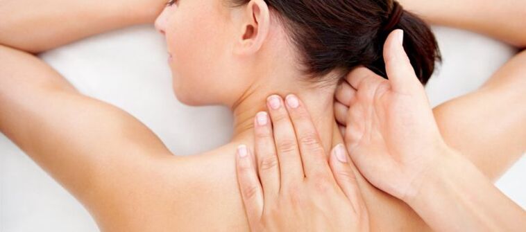 Carrying out therapeutic massage for the prevention of cervical osteochondrosis