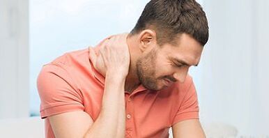 pain in a man's neck with cervical osteochondrosis