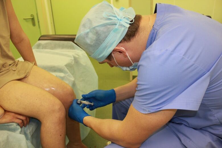 Injection in the knee joint